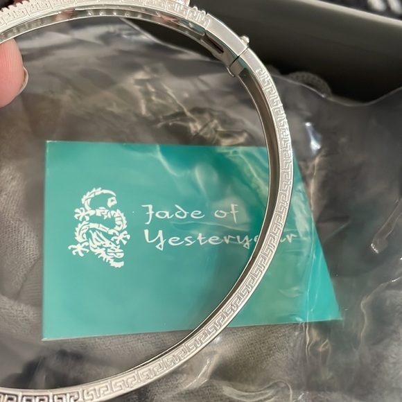 Jade of Yesteryear Sterling Silver Pink Jade Oval Bangle Bracelet, 7-3/4" - Picture 6 of 9